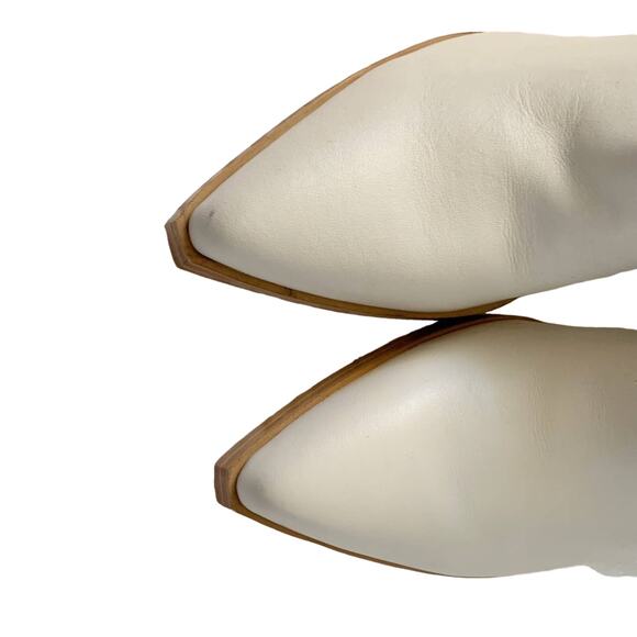 Marc Fisher Gadri Pointed Toe Bootie 9.5 White NEW - Picture 6 of 10